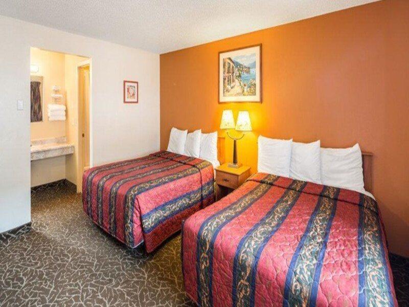 Hotel Howard Johnson By Wyndham Spokane