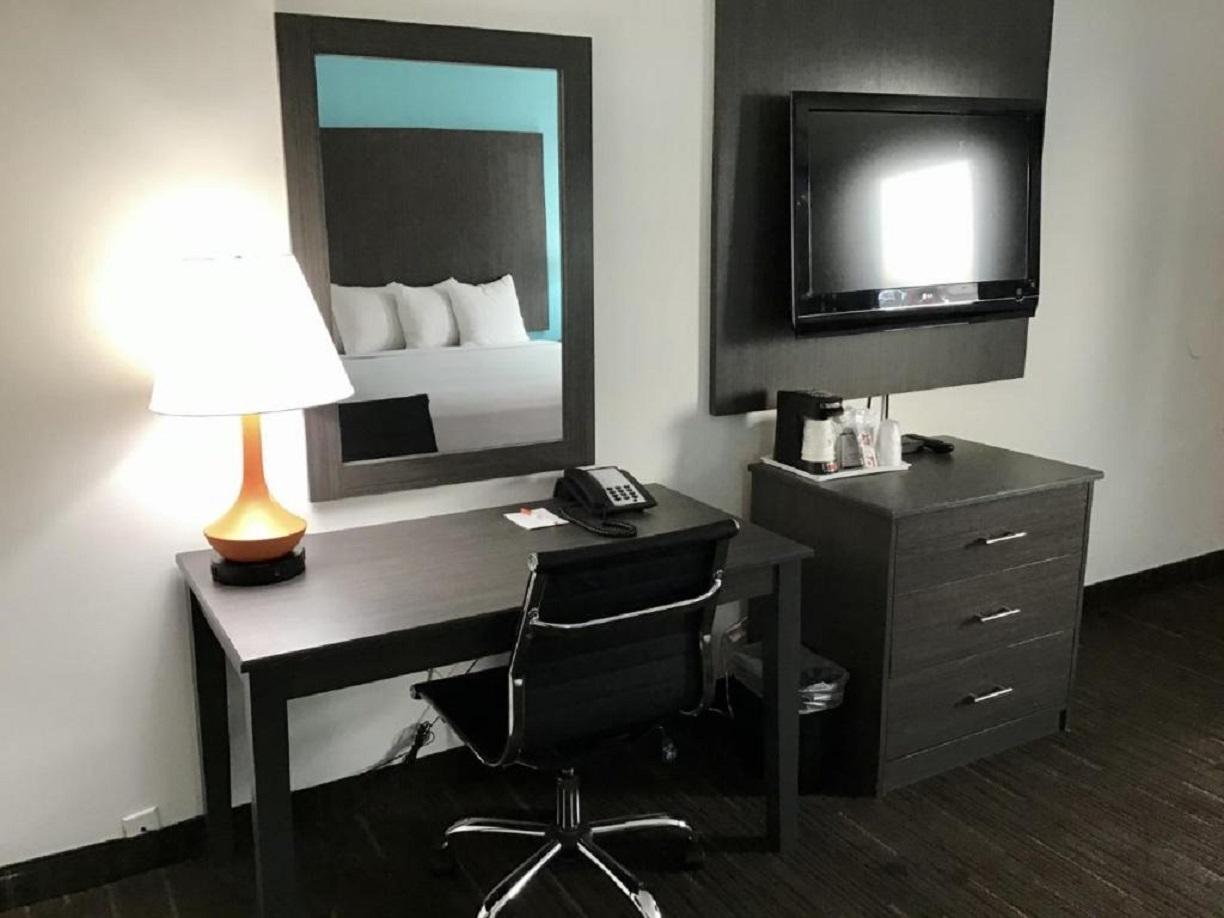 Howard Johnson By Wyndham Hotel Spokane